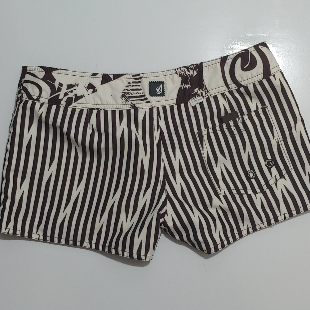 Volcom Shorts - Picture 7 of 7